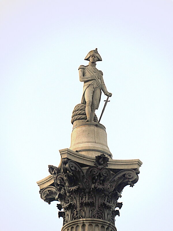 Статуя адмирала Нельсона на вершине колонны - Галина 