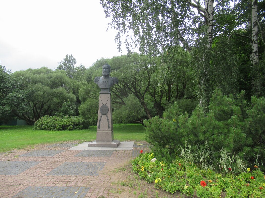 Памятник  С.И. Мосину - изобретателю легендарной трехлинейной винтовки - Елена Павлова (Смолова)