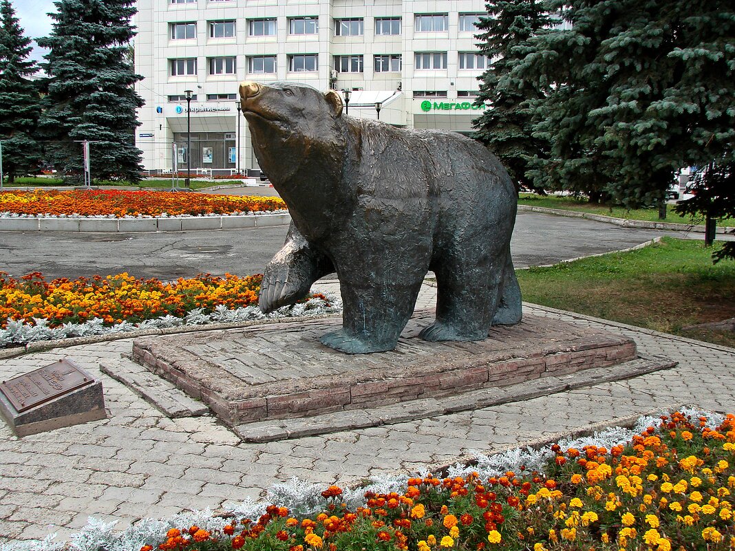 «Легенда о пермском медведе» — скульптура в Перми. - ANNA POPOVA