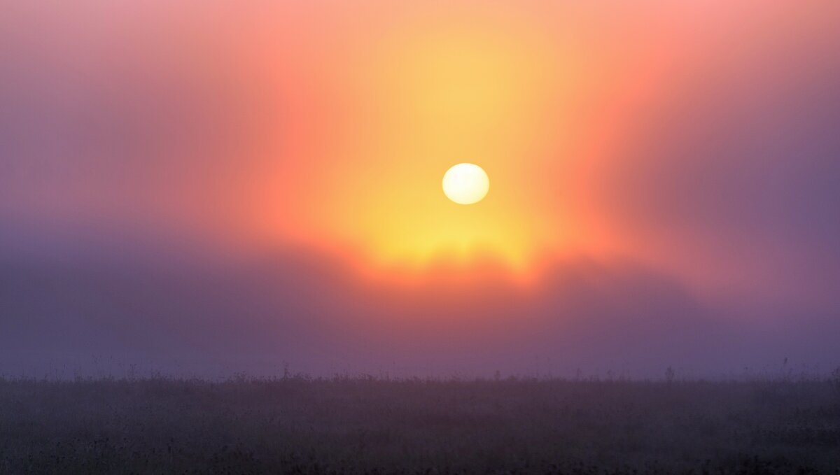 Встает в тумане тусклом солнце - Валерий Иванович