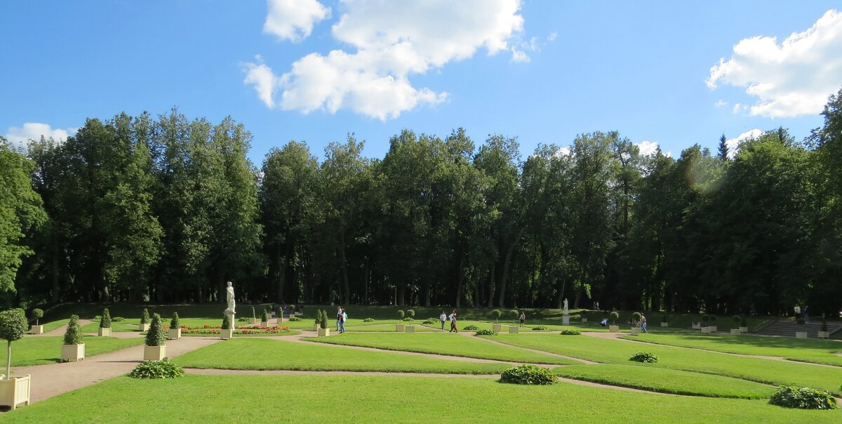 Парк у Гатчинского дворца - Вера Щукина