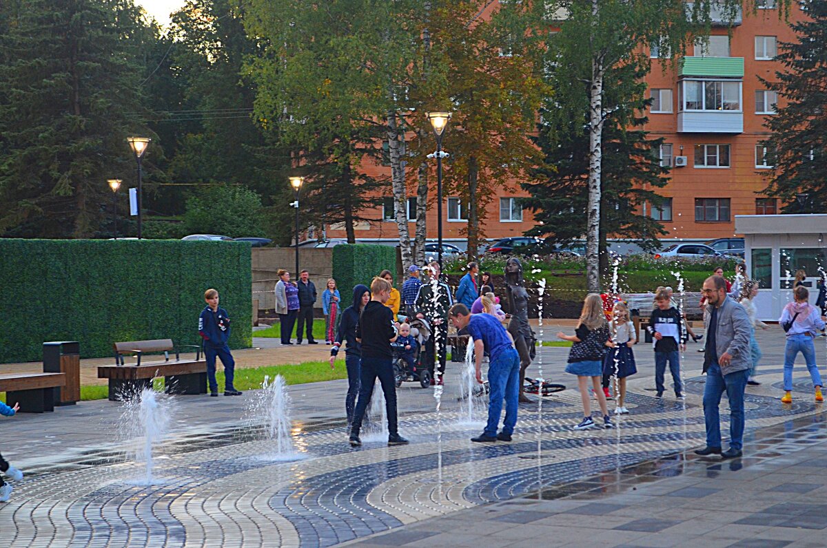 Великие Луки, пешеходный фонтан в гор. парке 1 сентября 2020 - Владимир Павлов
