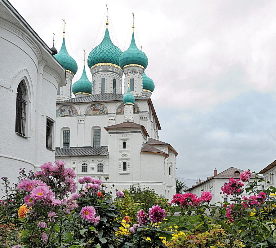 Осенние цветы Толгского монастыря - Николай Белавин