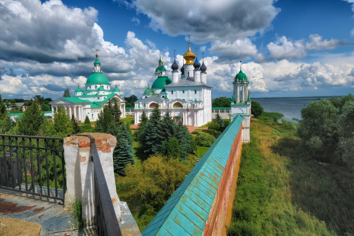 Яковленский Дмитриевский монастырь с верху - Георгий А