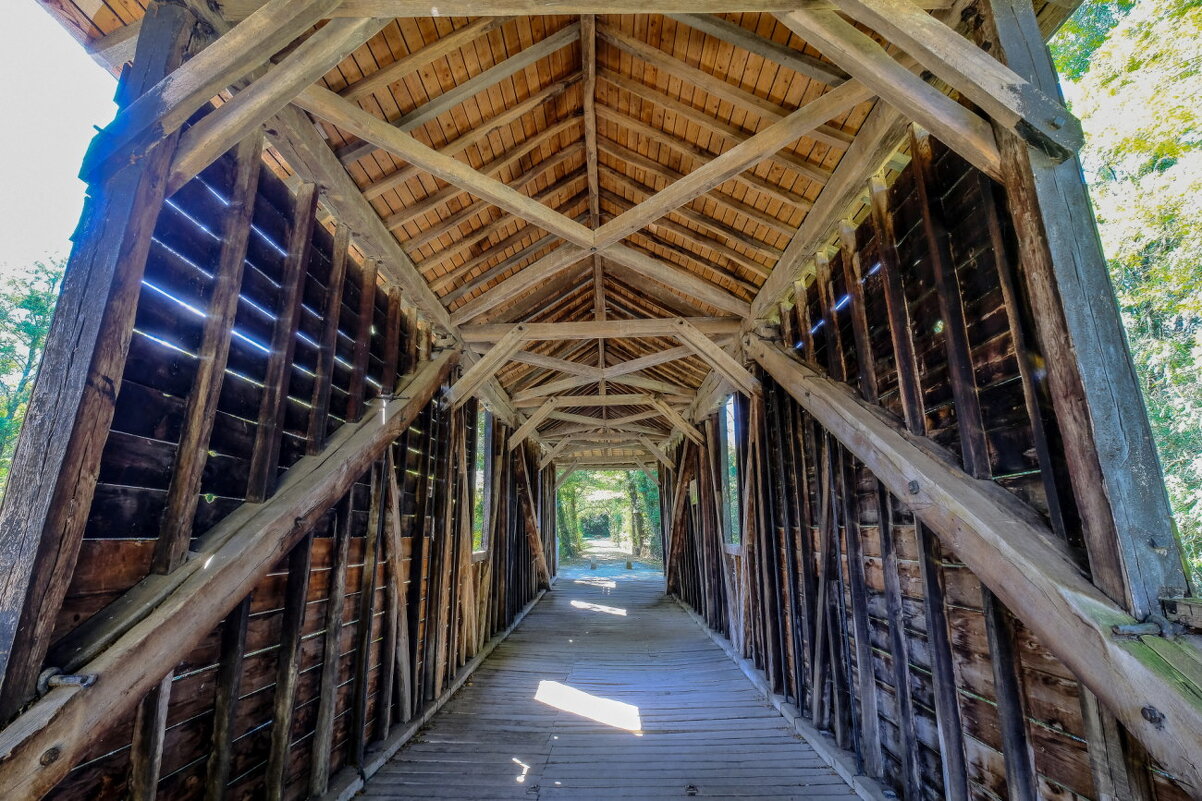 деревянный крытый мост - Георгий А