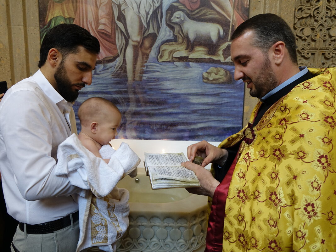 Крещение в армянской церкви - Сергей Михальченко