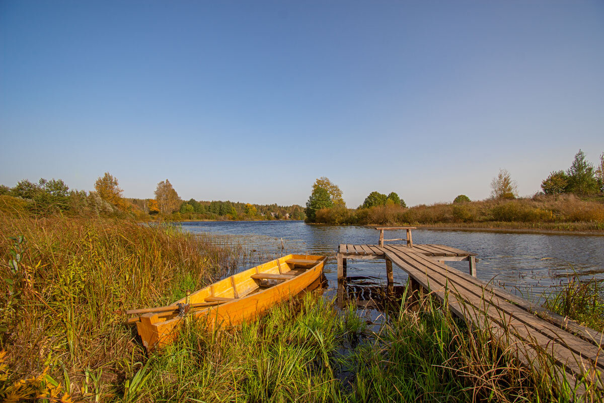 Осенний пейзаж с лодкой. (Сентябрь) - Елена Струкова