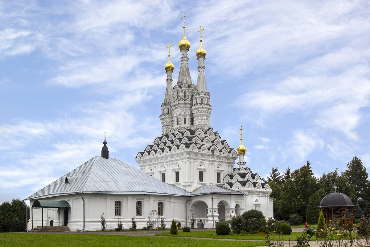 Вязьма. Иоанно-Предтечев монастырь 17-го века. Одна из трех сохранившихся на Руси шатровых . - Cергей Павлович