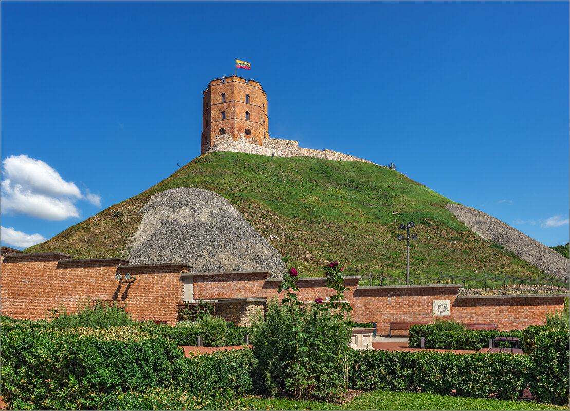 Вильнюс. Замковая гора и башня Гедимина - Shapiro Svetlana 