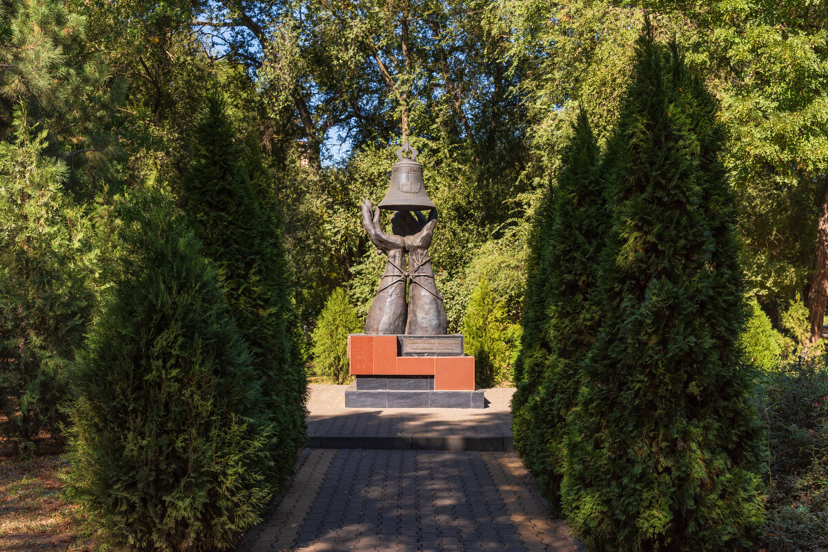 Памятник ликвидаторам аварии в Чернобыле. - Юрий ЛМ