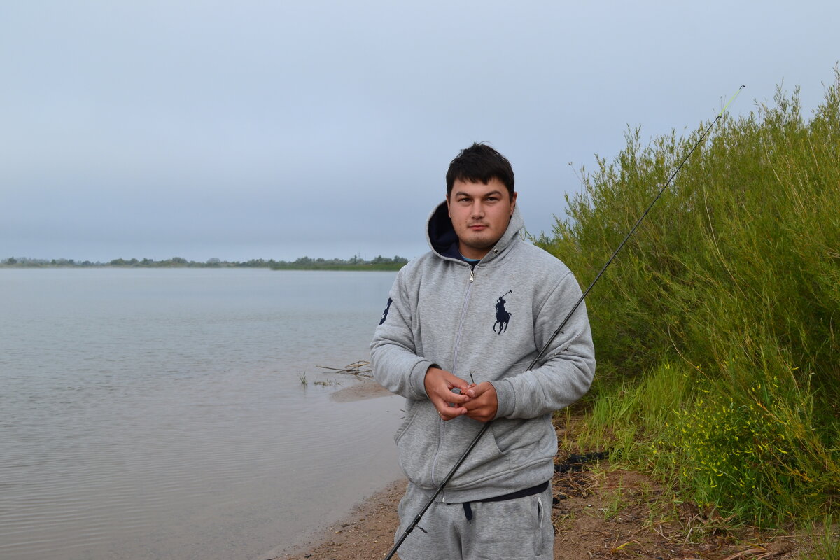 Рыбак-любитель... - Андрей Хлопонин