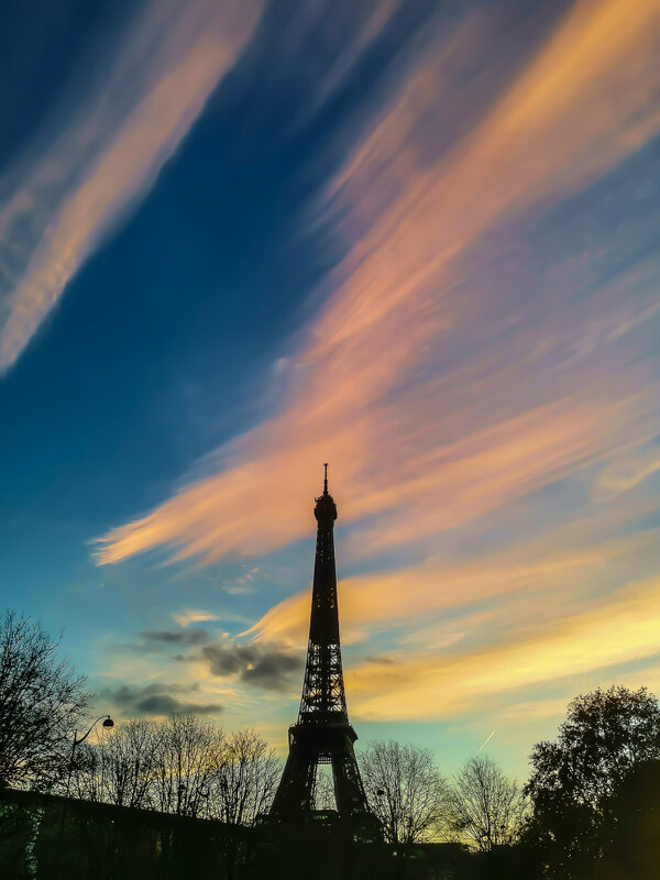 бывает иногда закат в Париже - Георгий А