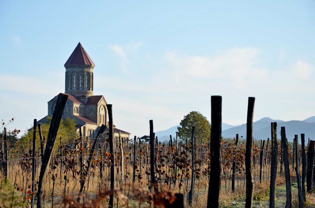 Церковь, горы и вино - BY theSEA