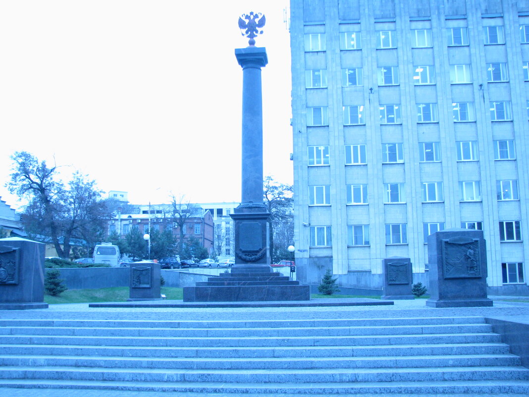 памятник поставлен в честь 300-ия Таганрога - Vlad Proshin 