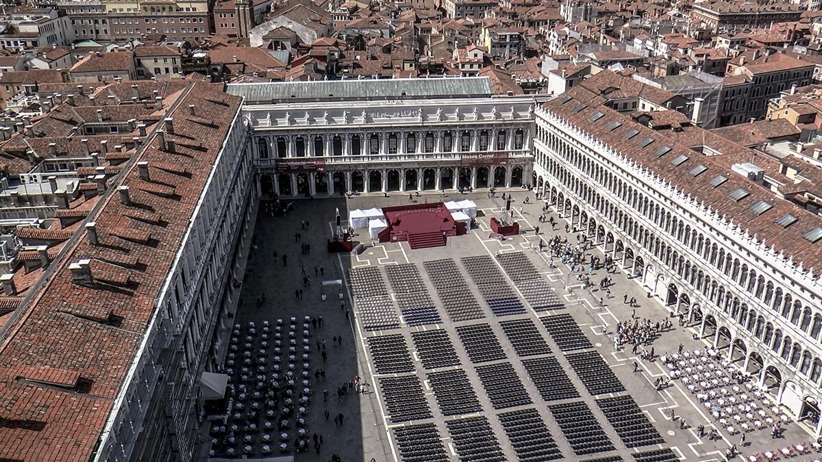 Venezia. Preparazione per la festa degli studenti. - Игорь Олегович Кравченко