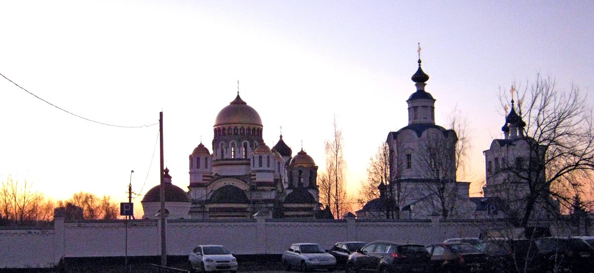 Рассвет над Свято-Успенским монастырём - Борис Митрохин