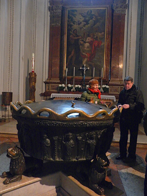 Купель в которой крестили Моцарта. Кафедральный собор Зальцбурга - Галина 