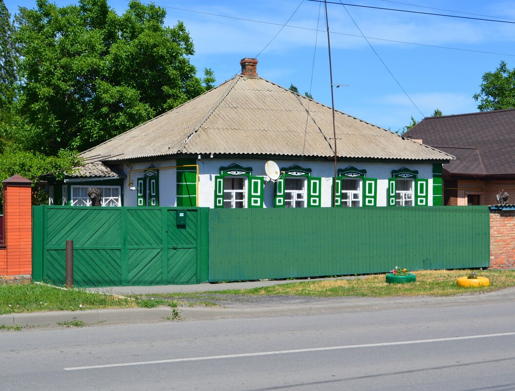 Новошахтинск. Дом по ул. Советской Конституции 53. - Пётр Чернега