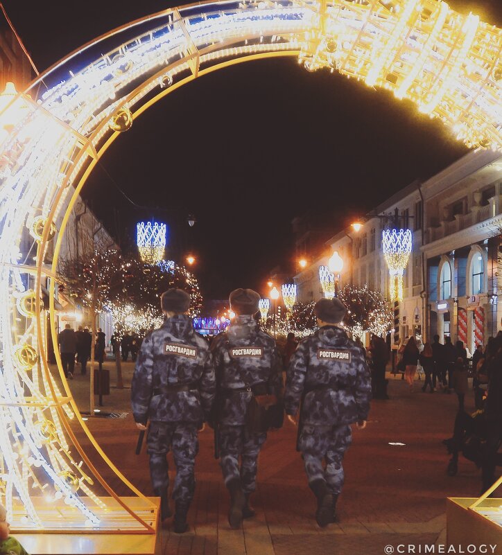 В росгвардейском царстве, в полицейском государстве... Новый год уполномочен будет в полночь... - Сергей Леонтьев