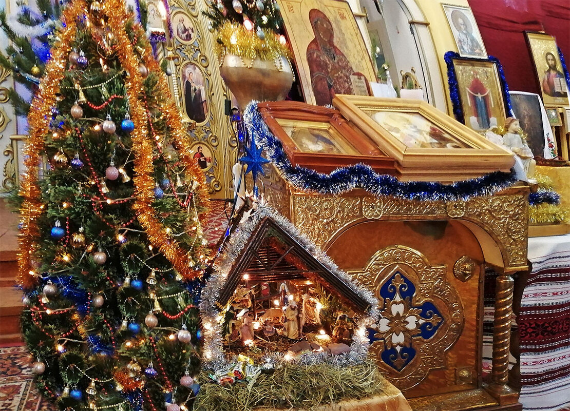 Рождественское убранство сельской церкви... - Тамара Бедай 