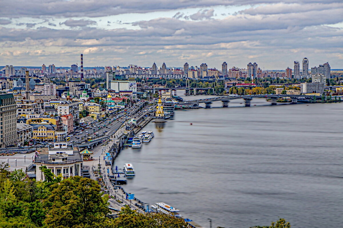 Киев - вид на Днепр и Подол.. - igor G.