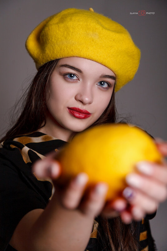 Девушка с лимоном - Вячеслав Кривошеин