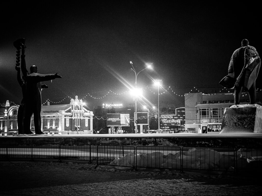 Ночь на площади Ленина - Елена Берсенёва