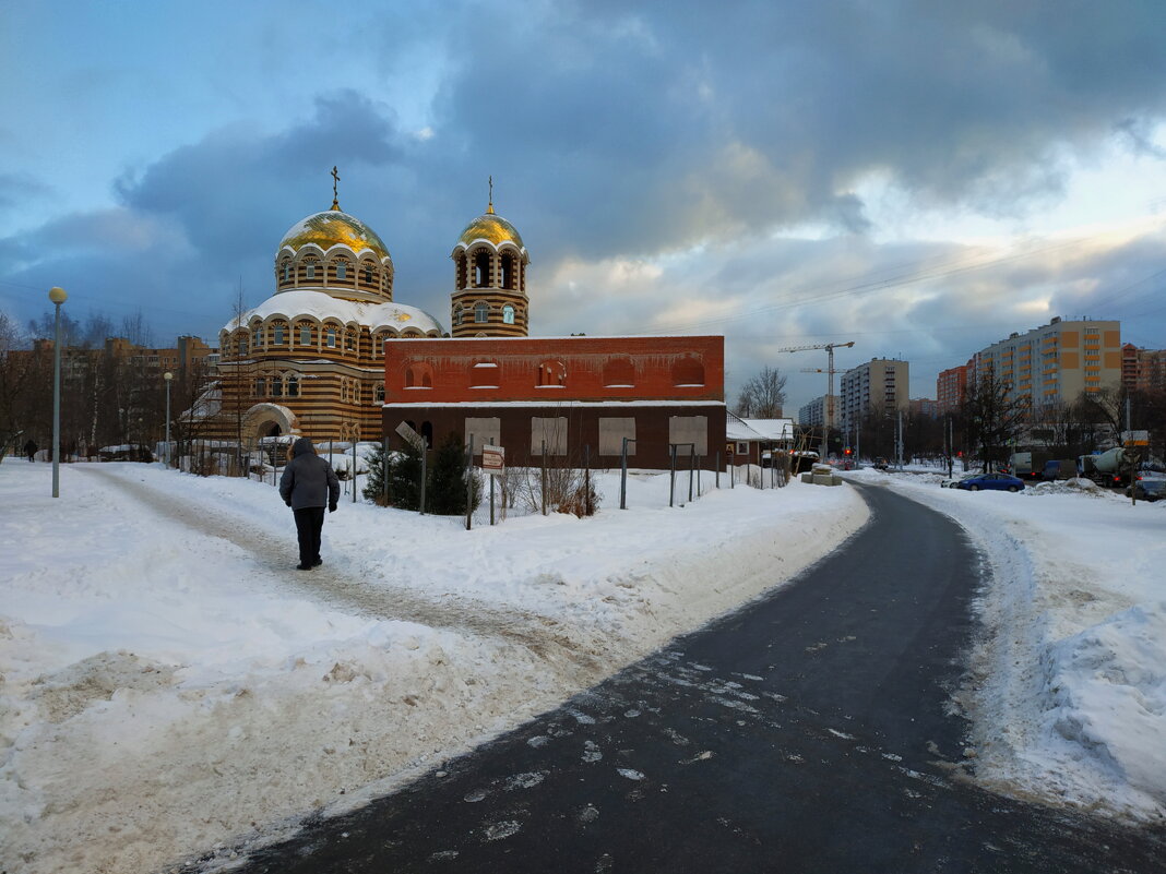 * * * - Андрей Лукьянов