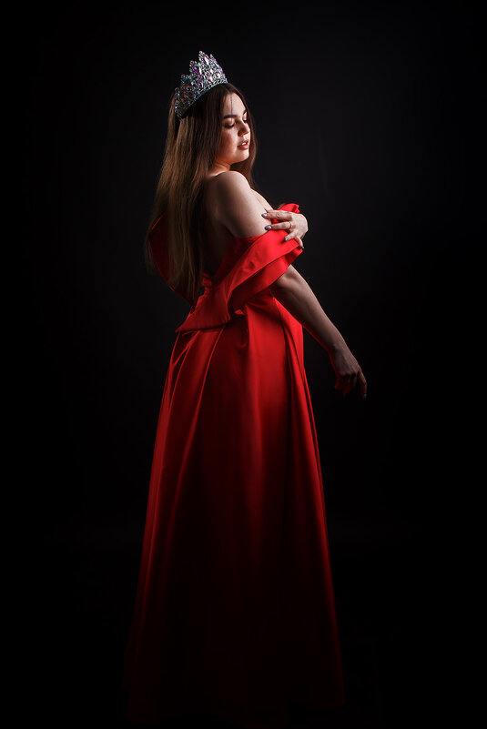 Портрет в красном платье - Юра Викулин
