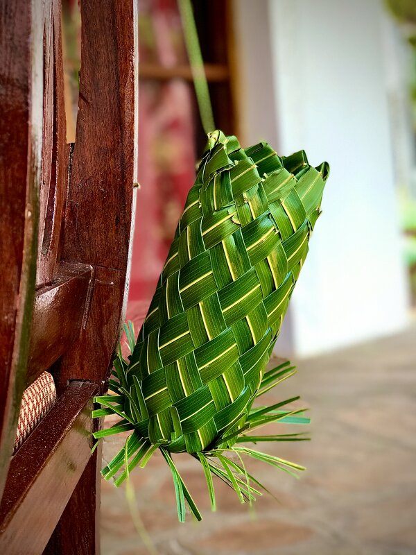 Короб из листьев пальмы - Наташа Королева