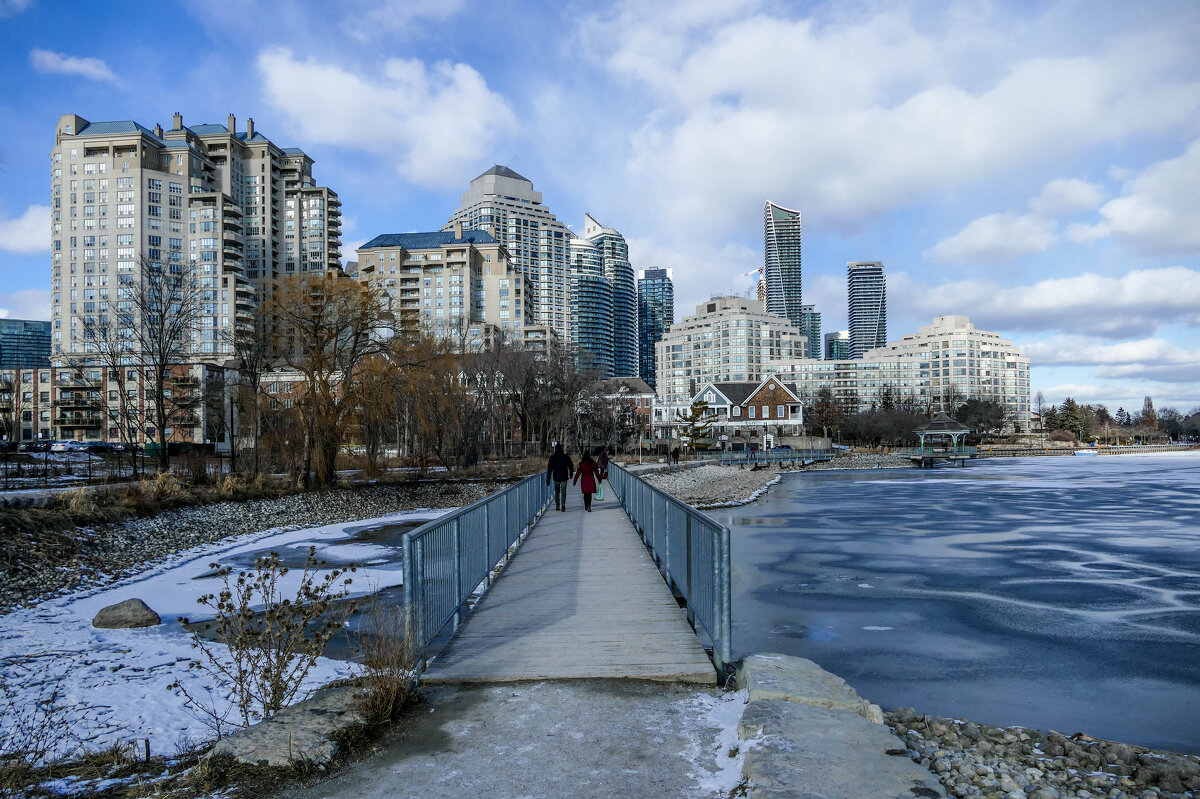 Подходим к мостику в Этобико, пригород Торонто - Юрий Поляков