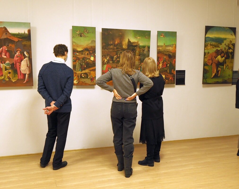 В Брянске в выставочном зале прошла выставка с иллюстрациями картин Босха и Брейгеля - Евгений 