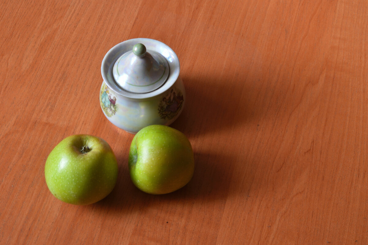 Сахарница и яблоки - Gera 