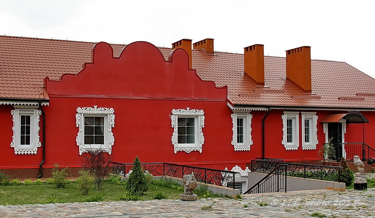 Красный дом. - Liudmila LLF