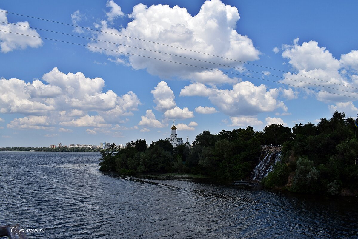 Вид на Монастырский остров с моста. - Татьяна Ларионова