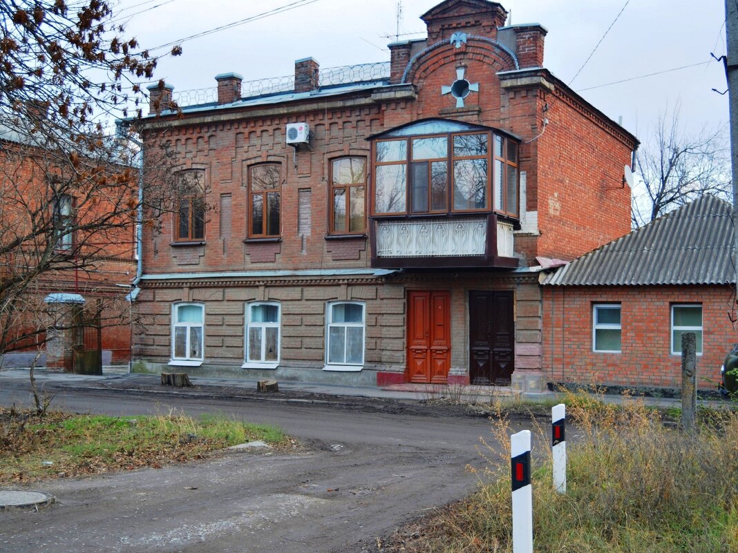 Новочеркасск. Дом по ул. Бакунина 63. - Пётр Чернега