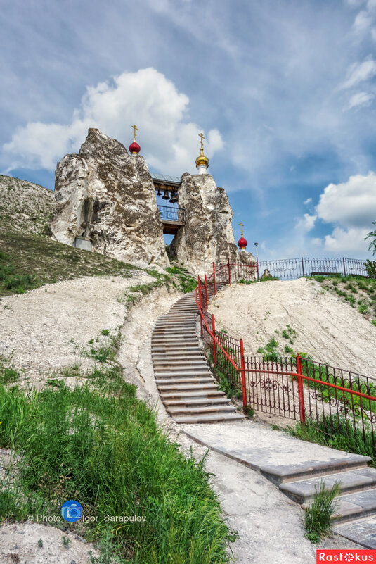 Дорожка к Спасскому пещерному храму - Игорь Сарапулов