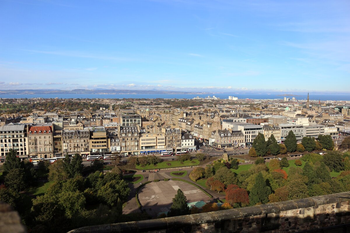 Вид на город с Эдинбургского замка - Ольга 