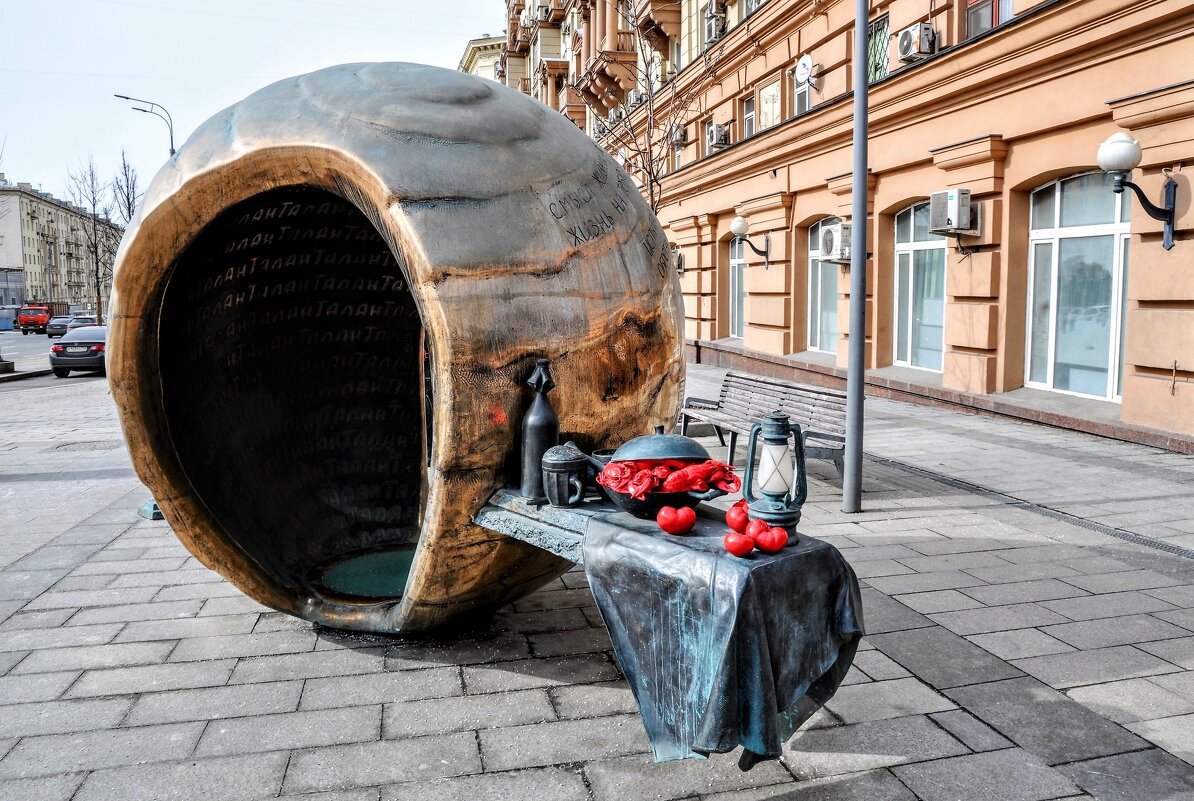 Каждый Атом имеет  свой орбитальный столик...:) - Анатолий Колосов