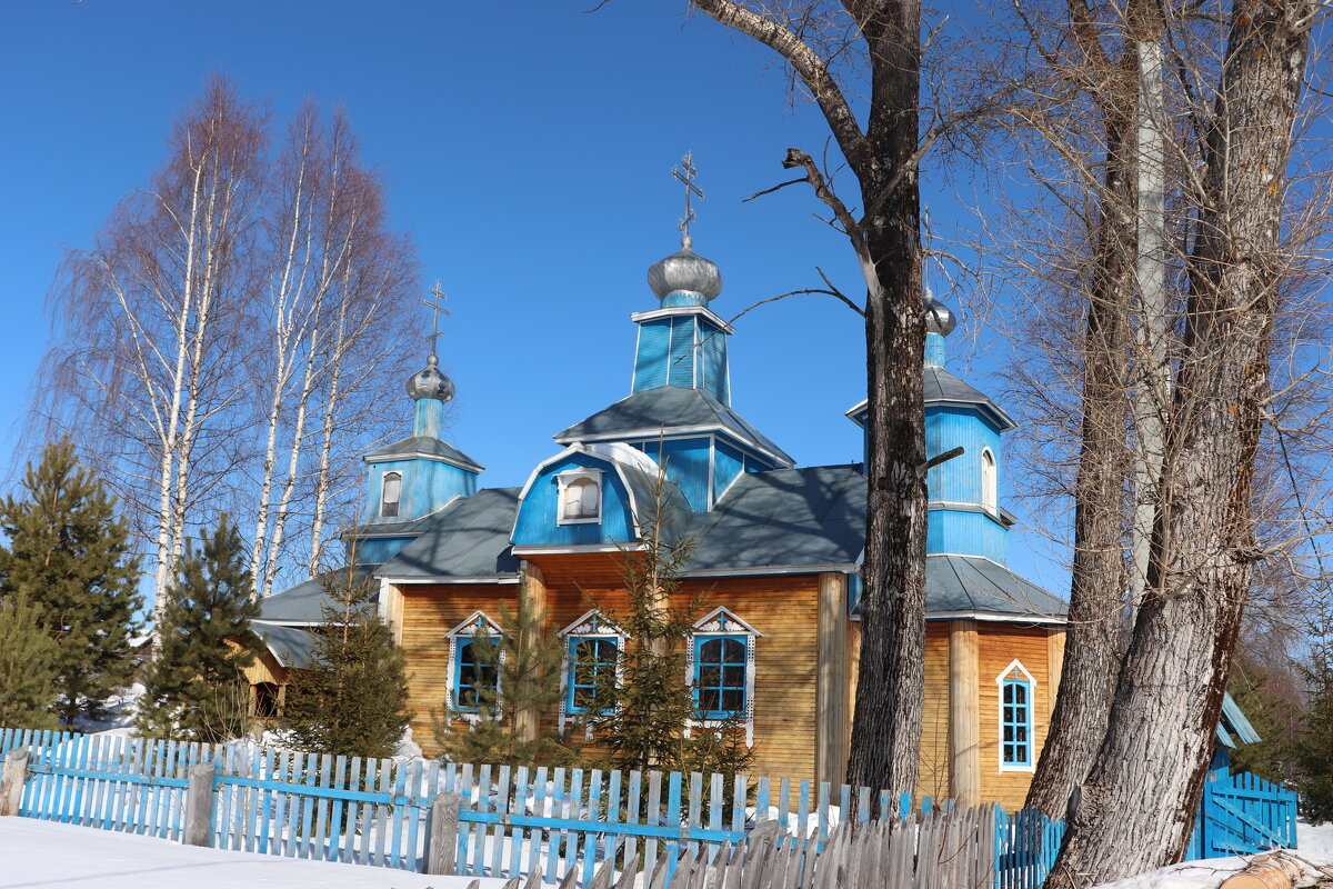 Храм в поселке Рудничный Кировской области... - Александр Широнин