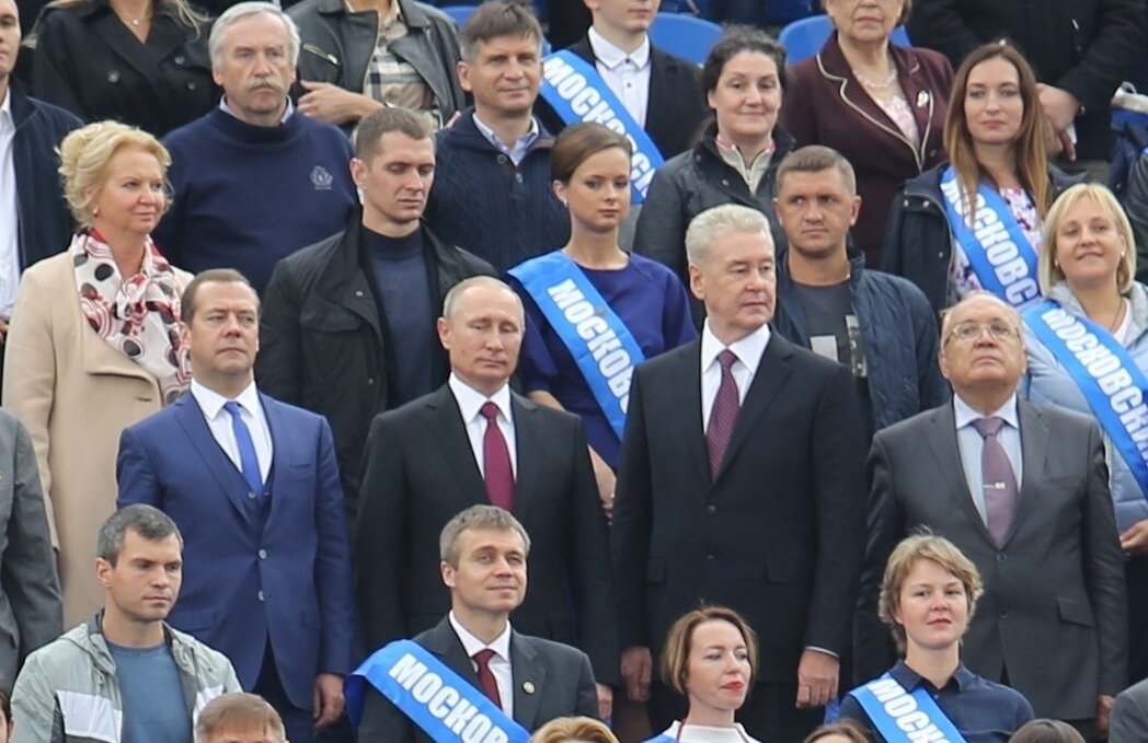 На кремлёвской трибуне - Валерий 