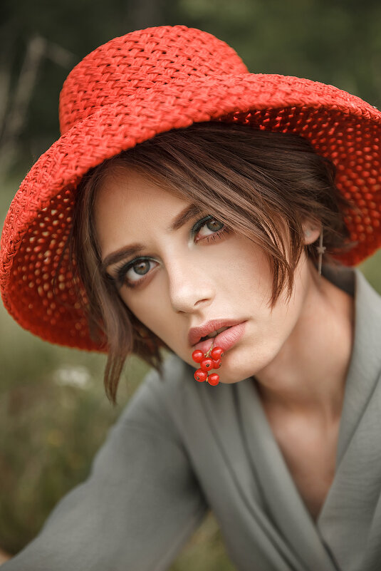 Red Riding Hood - Olga Burmistrova