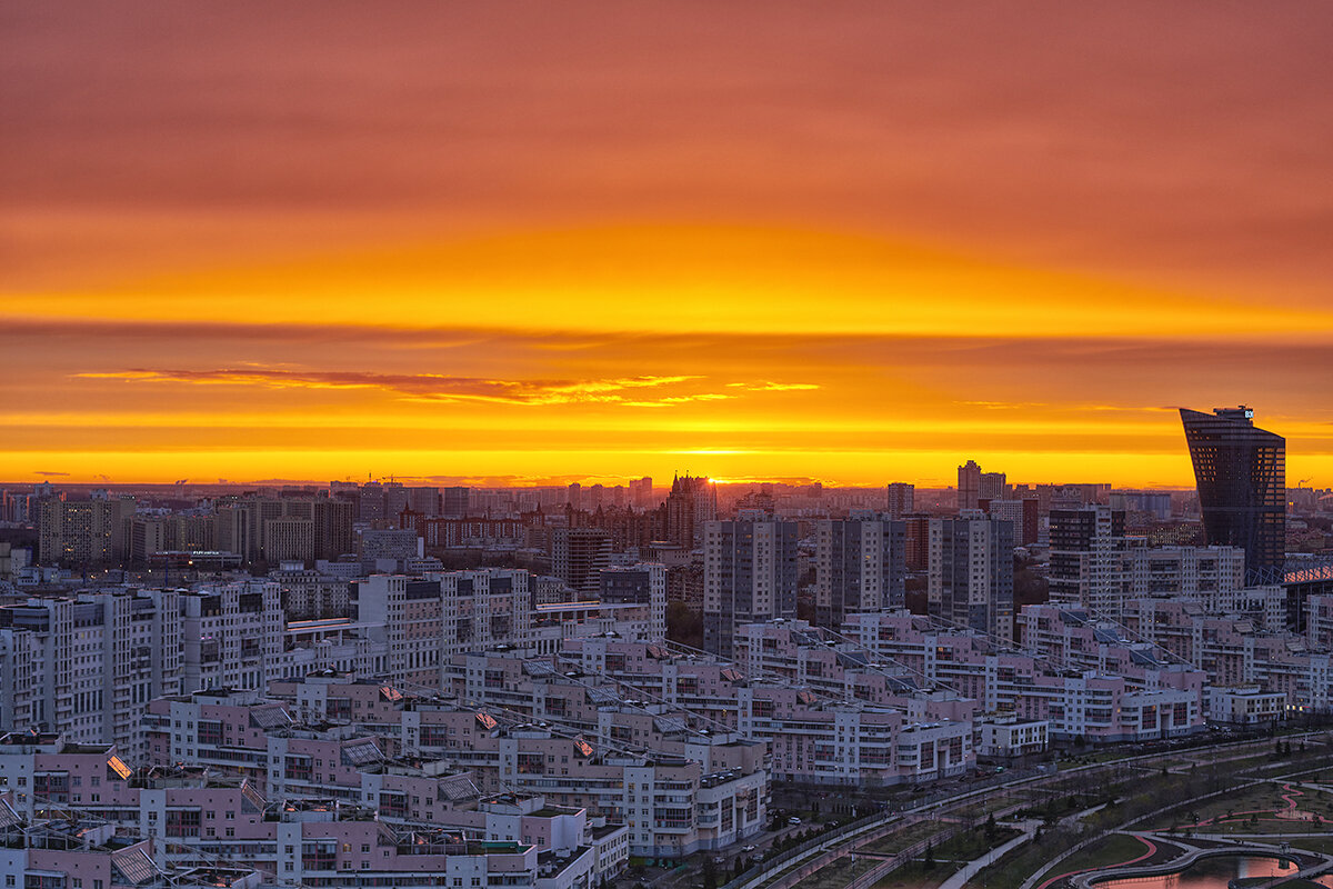 Закат над городом - Valeriy(Валерий) Сергиенко