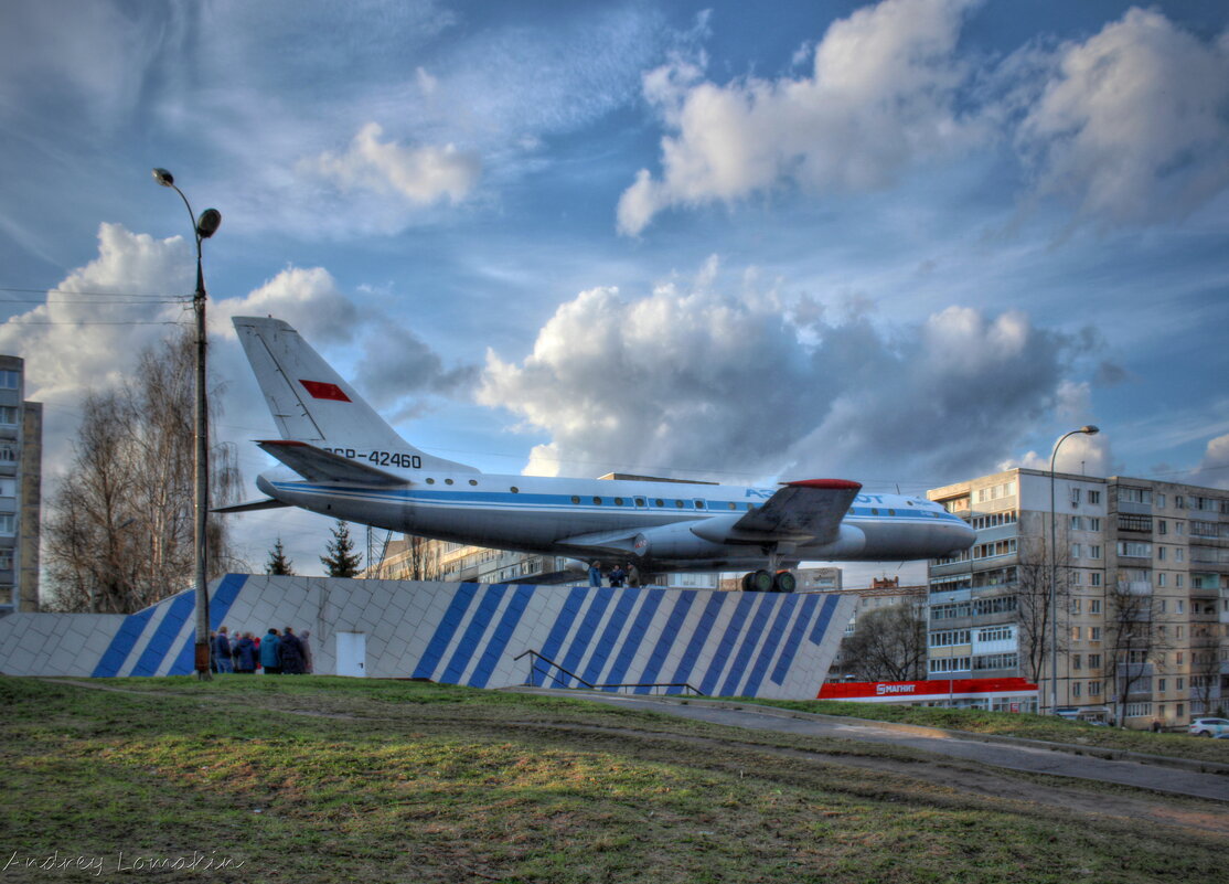 памятник самолету Ту-104 А - Andrey Lomakin