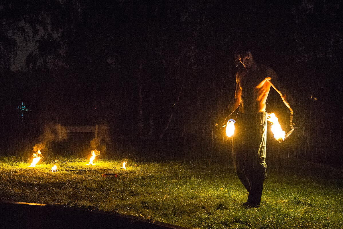Танец огня под дождём - Андрей Лошаков