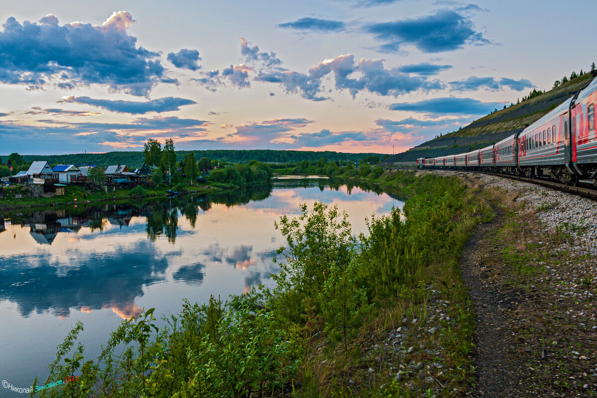 Летний вечер на реке Ухта, кто-то спешит дальше на Север в Воркуту) Республика Коми. - Николай Зиновьев