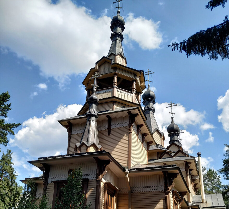 Фрагмент фасада церкви Серафима Саровского..... - Наталия Павлова