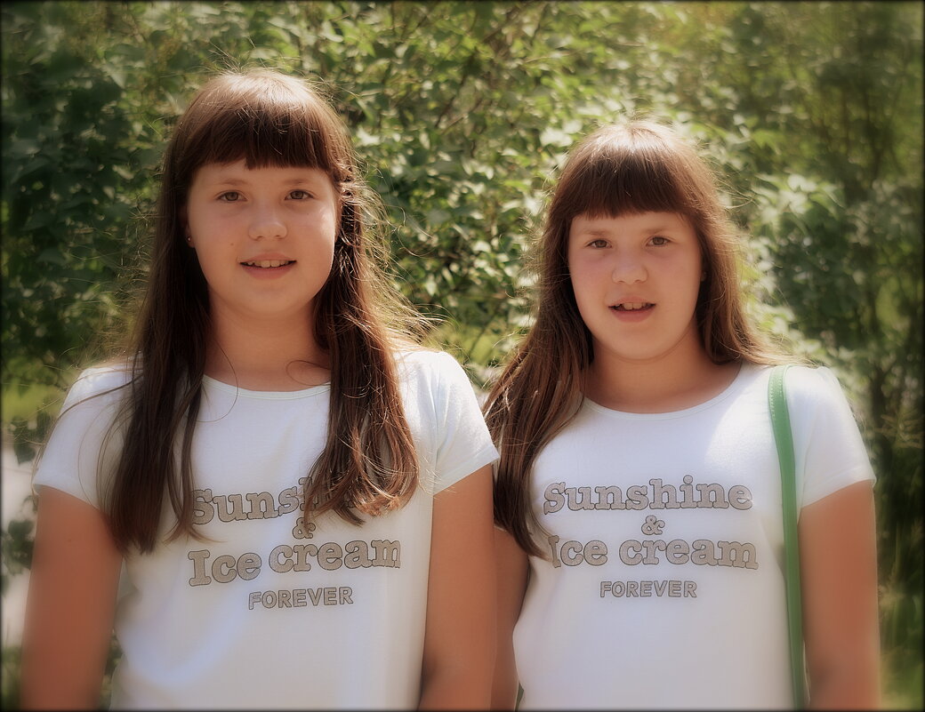 Две сестрицы из ларца...одинаковы с лица.. - Александр Шимохин