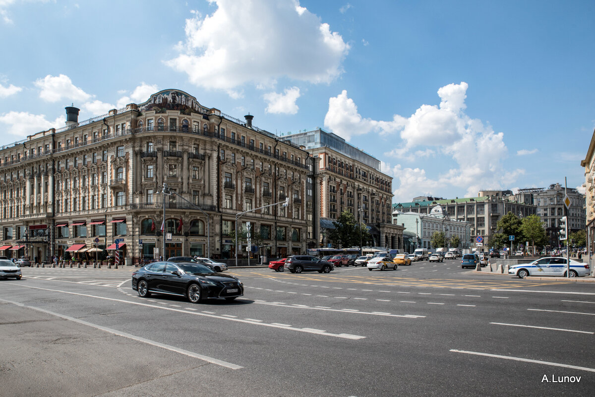 Гостиница «Националь» была построена в 1902-03 годах по проекту архитектора Александра Иванова. - Anatoly Lunov