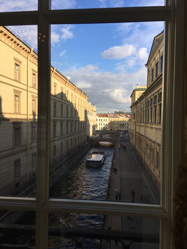 Вид на Зимнюю канавку  из окна фойе Эрмитажного театра - Татьяна 